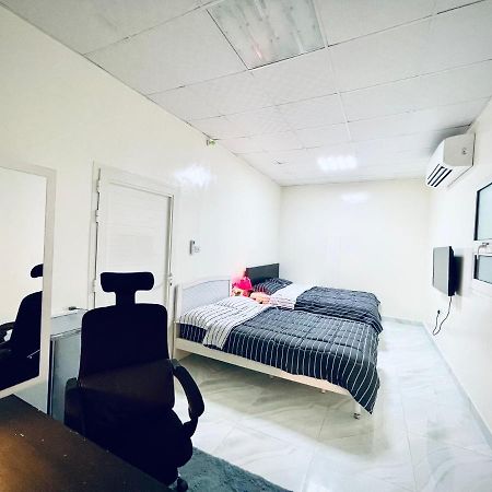 Private 2Bedroom Villa With T&B And Kitchenette Near Abu Dhabi International Airport Екстер'єр фото