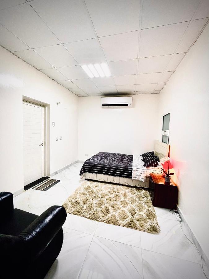 Private 2Bedroom Villa With T&B And Kitchenette Near Abu Dhabi International Airport Екстер'єр фото