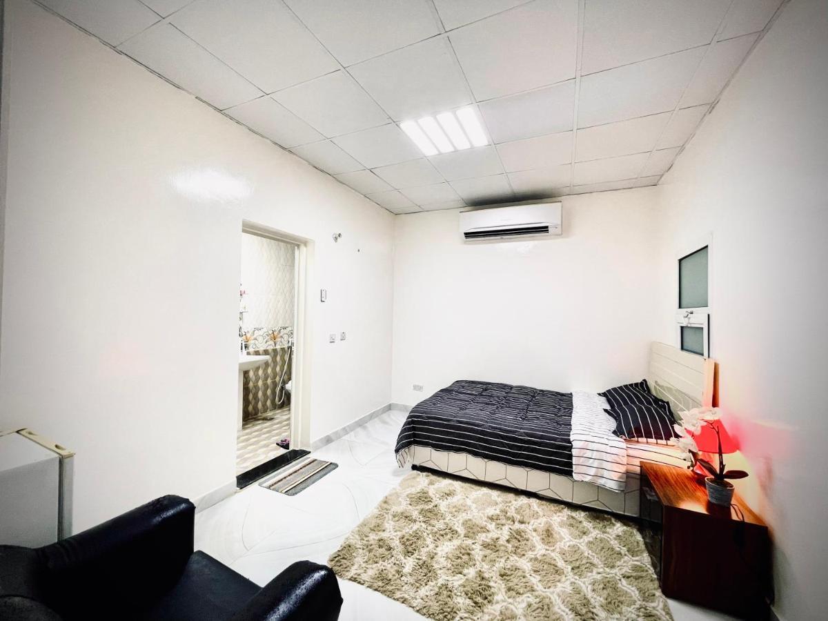 Private 2Bedroom Villa With T&B And Kitchenette Near Abu Dhabi International Airport Екстер'єр фото