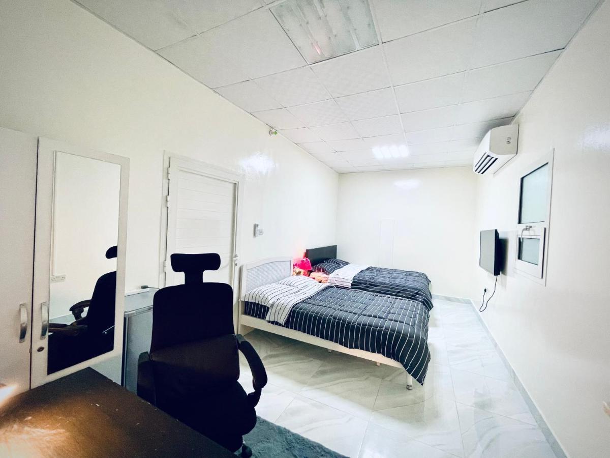 Private 2Bedroom Villa With T&B And Kitchenette Near Abu Dhabi International Airport Екстер'єр фото